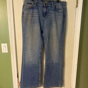 DKNY blue jeans size 16 L worn frayed hem loose thigh and leg fit 100% cotton